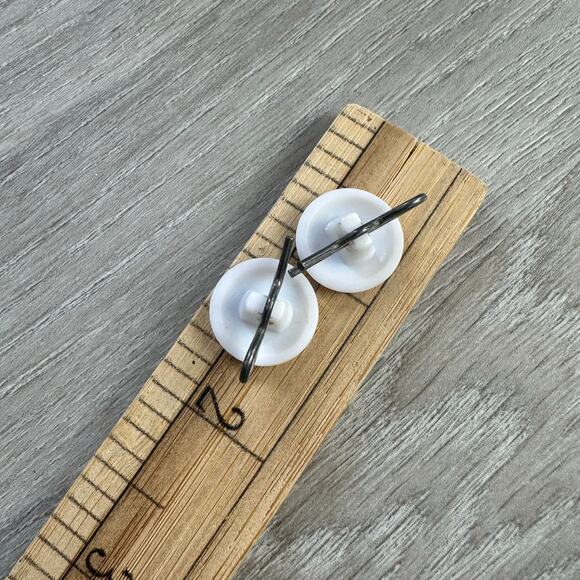 Lot of 2 Vintage Streamline Buttons Huckleberry Hound Hanna-Barbera Blue Dog - Picture 5 of 5